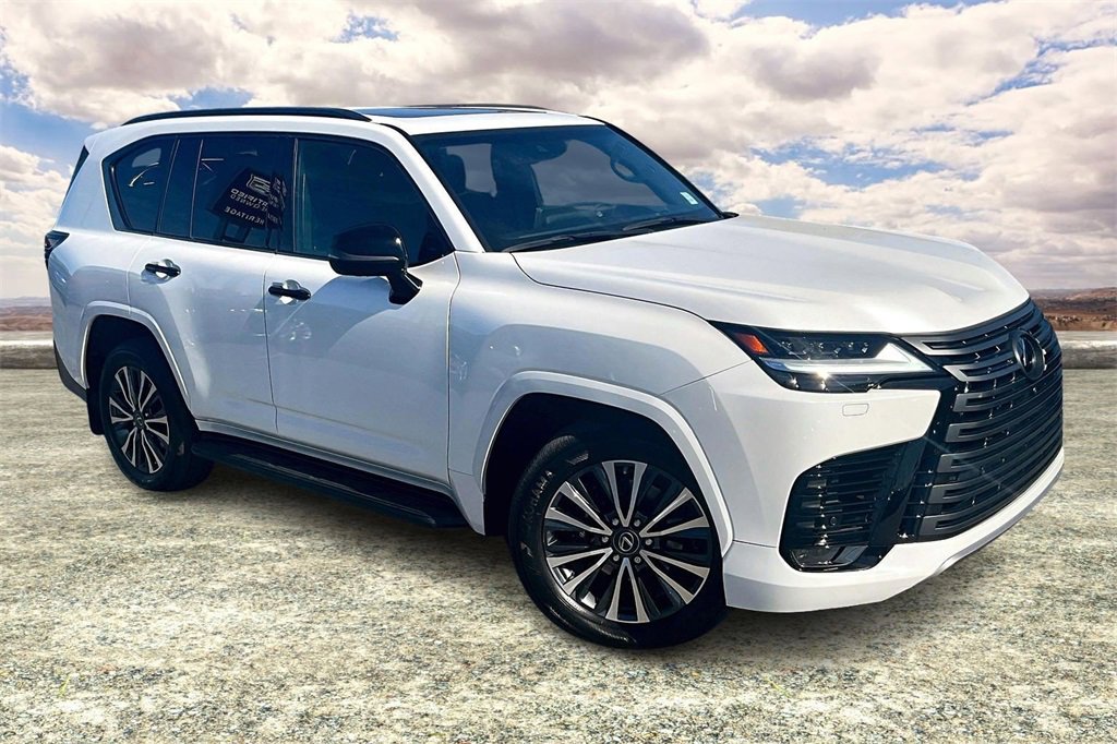 Used 2023 Lexus LX 600 4WD w/ Premium Package image 1