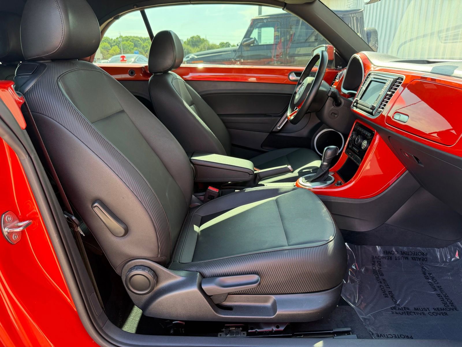 Used 2019 Volkswagen Beetle 2.0T SE w/ SE Premium Package FWD image 12
