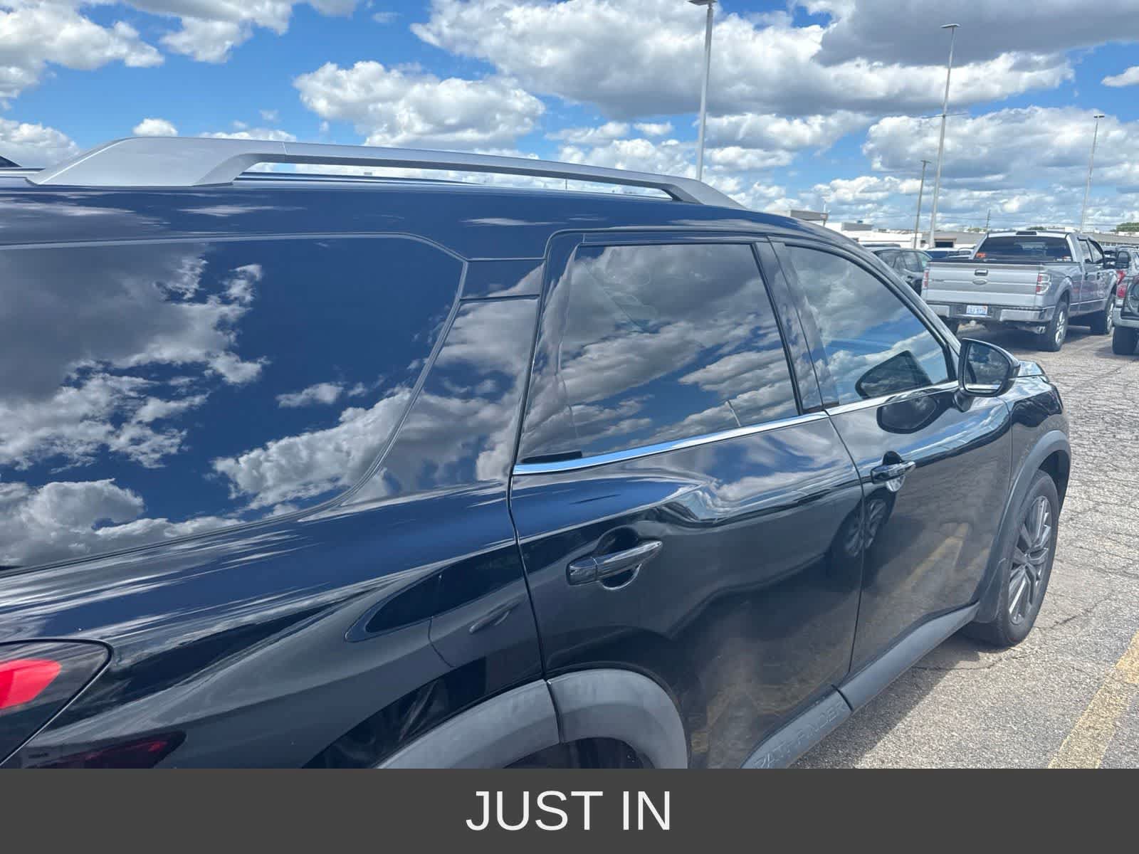 Used 2022 Nissan Pathfinder SL AWD/4WD image 11