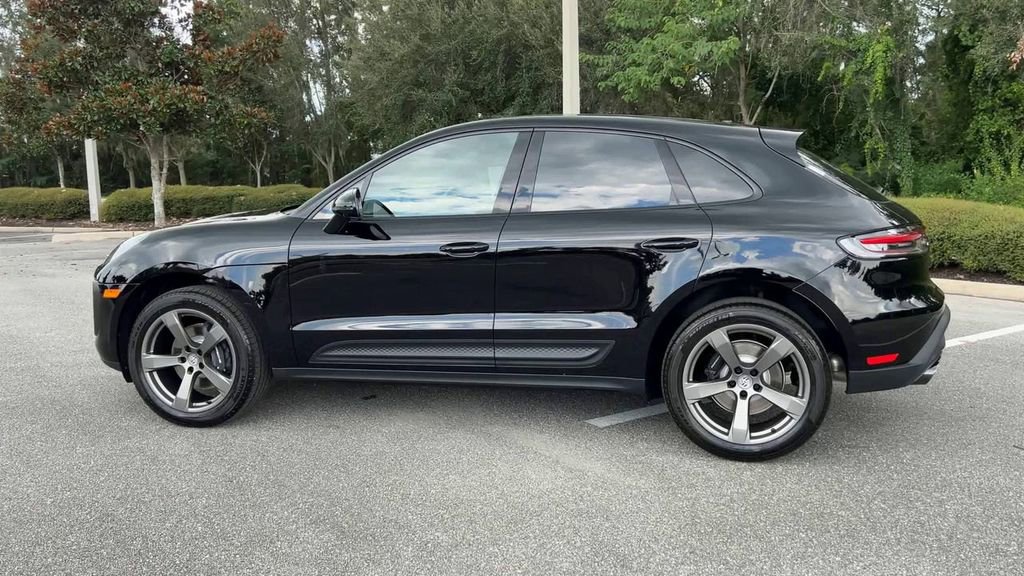 New 2026 Porsche Macan image 5