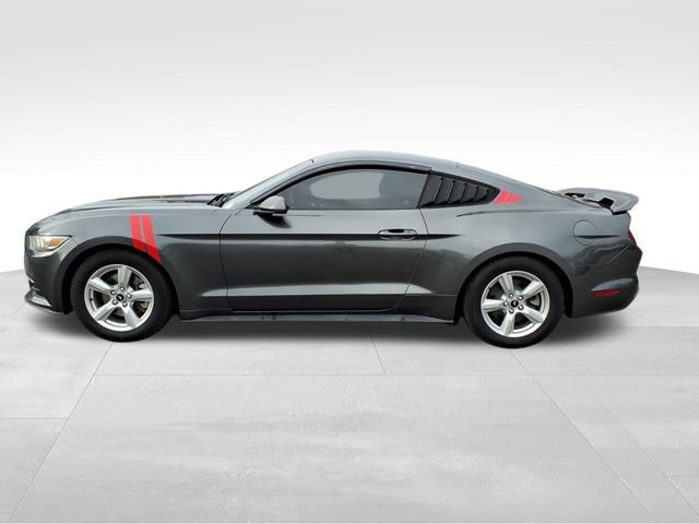 Used 2016 Ford Mustang Coupe image 3