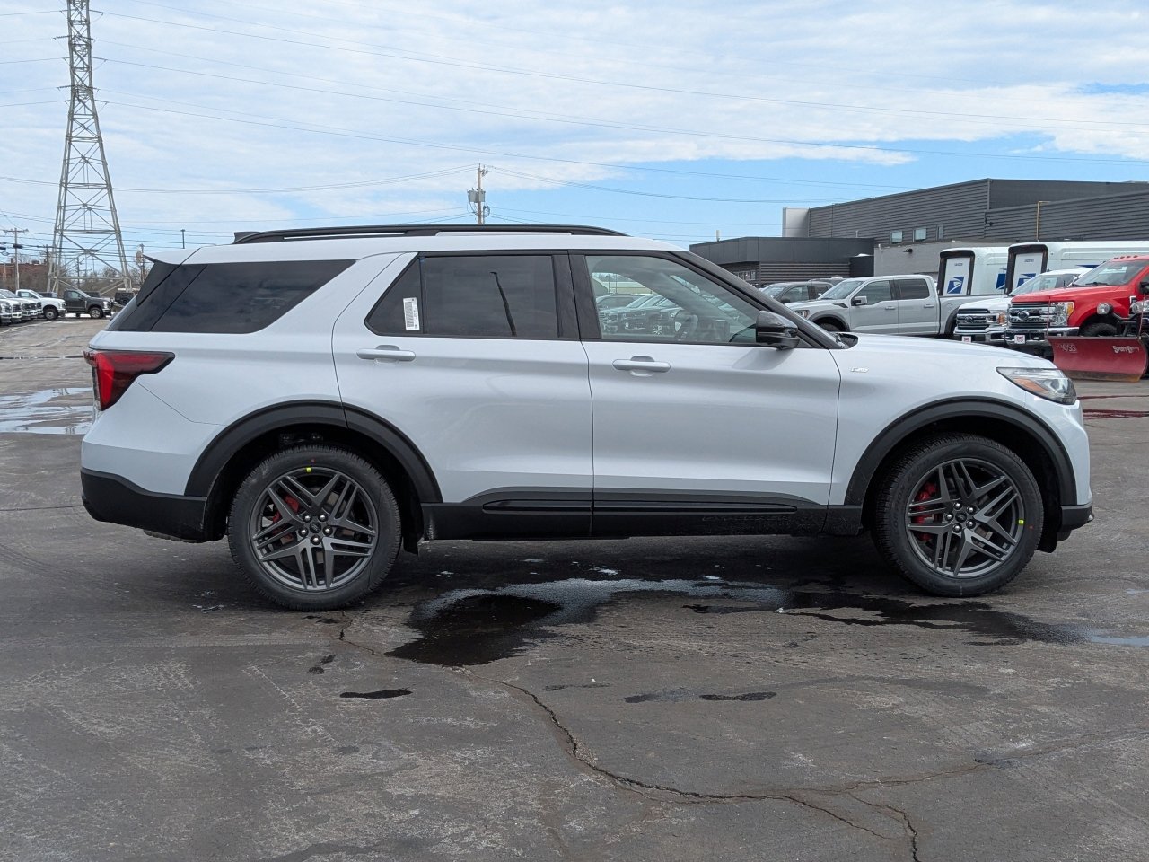 New 2026 Ford Explorer ST-Line w/ ST-Line Street Pack image 3