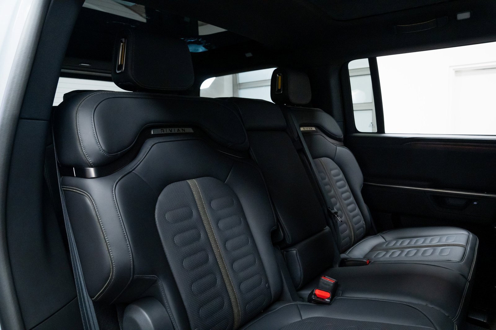 Used 2026 Rivian R1S Adventure image 21