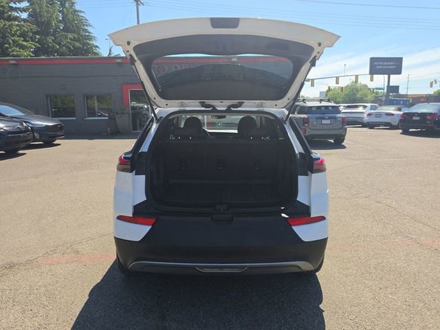 Used 2023 Chevrolet Bolt EUV LT w/ Driver Confidence Package FWD image 11