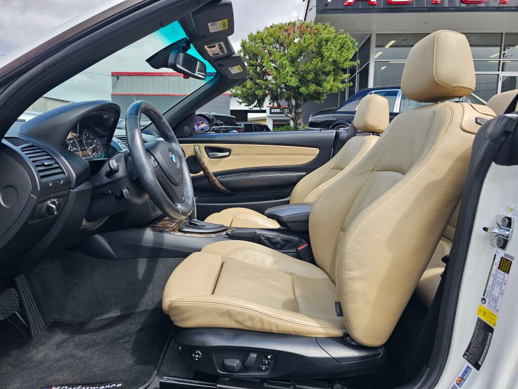 Used 2008 BMW 135i Convertible RWD image 18