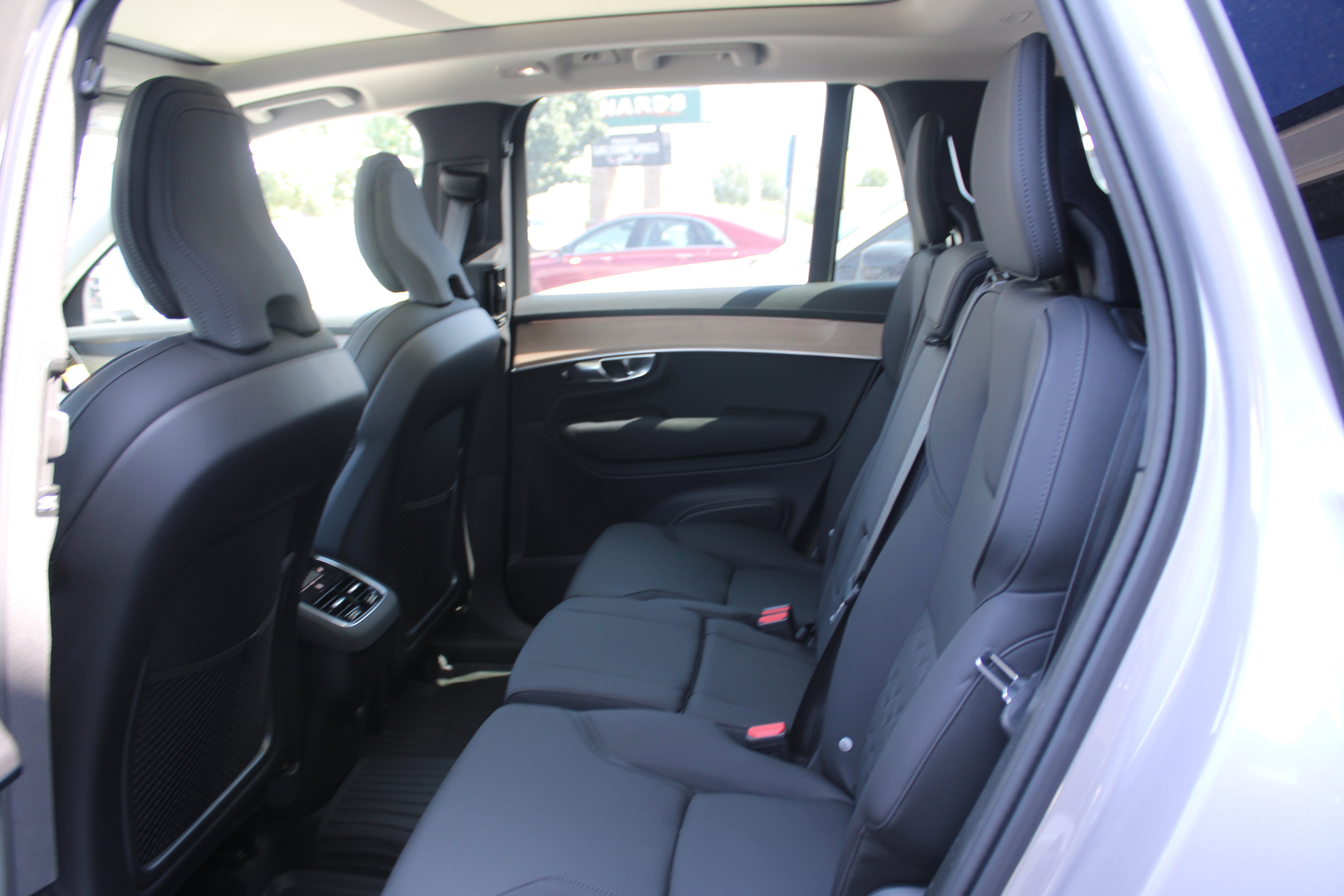 New 2026 Volvo XC90 B5 Plus w/ Protection Package AWD/4WD image 31