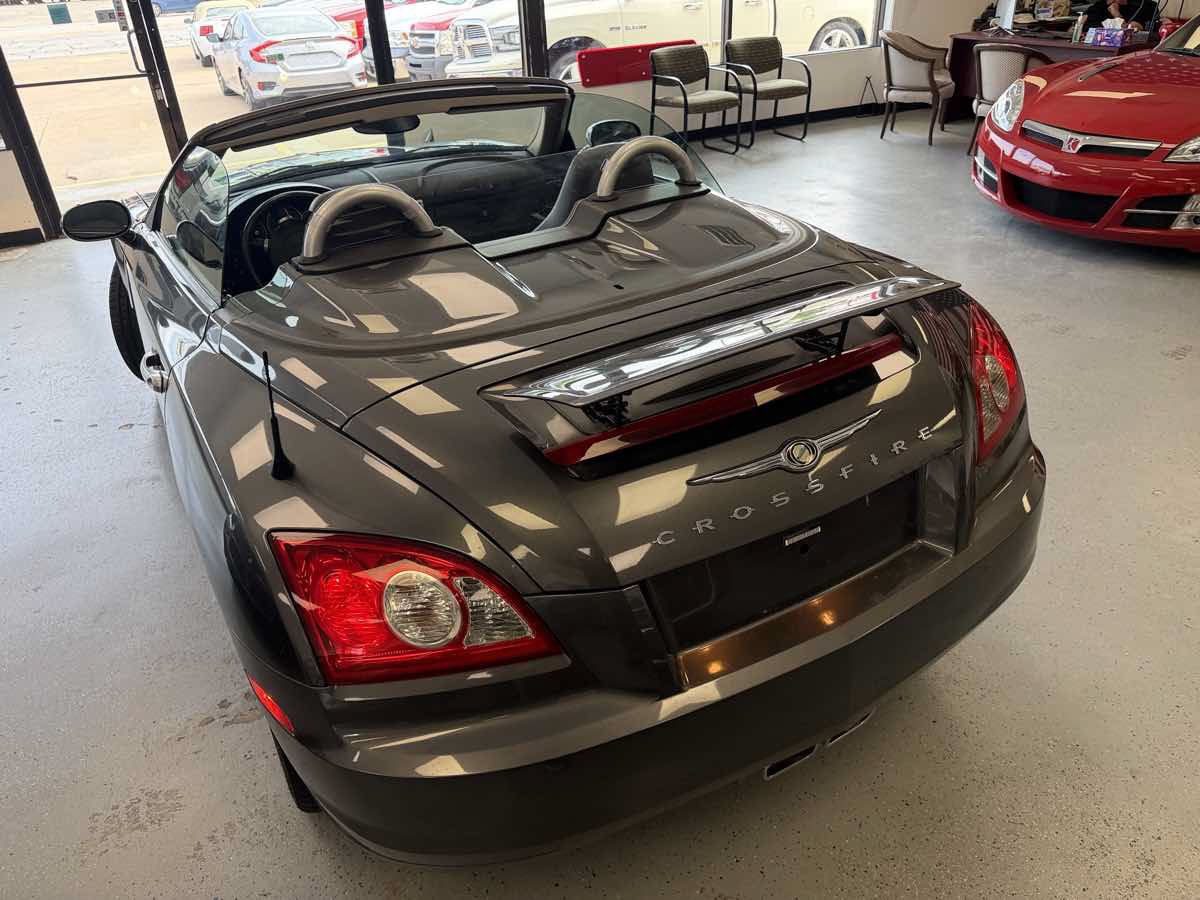 Used 2005 Chrysler Crossfire Limited RWD image 33