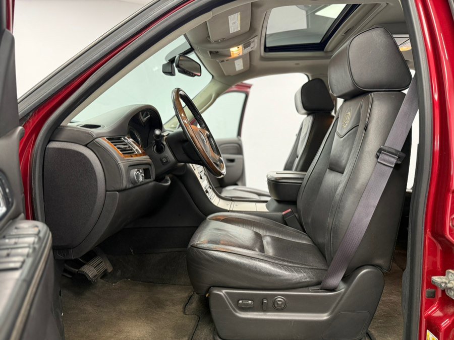 Used 2013 Cadillac Escalade Platinum AWD/4WD image 38