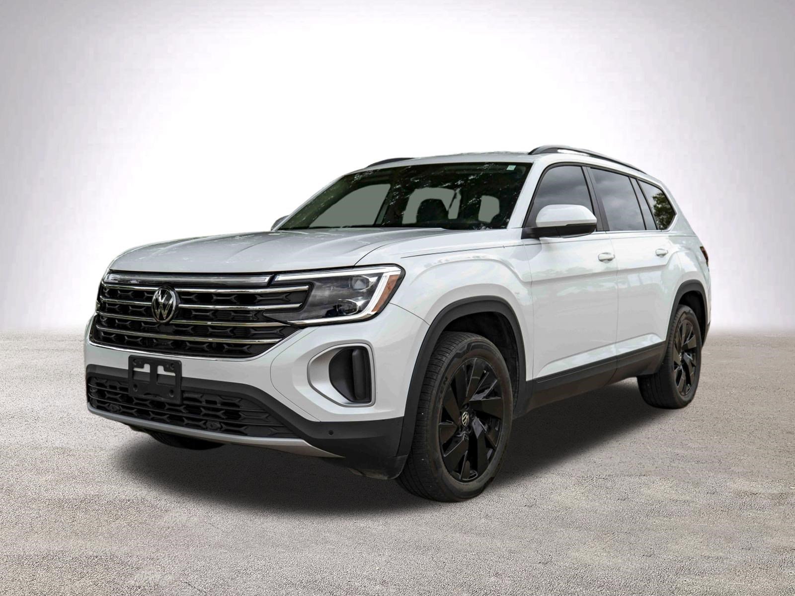 Used 2024 Volkswagen Atlas SE w/ Black Wheel Package FWD image 5