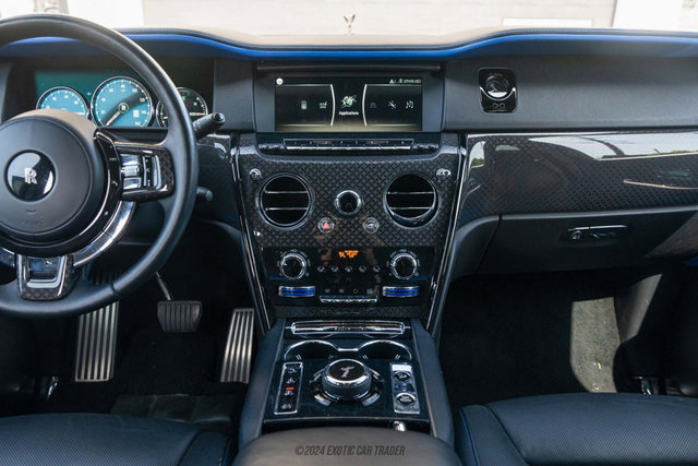 Used 2020 Rolls-Royce Cullinan Black Badge image 71