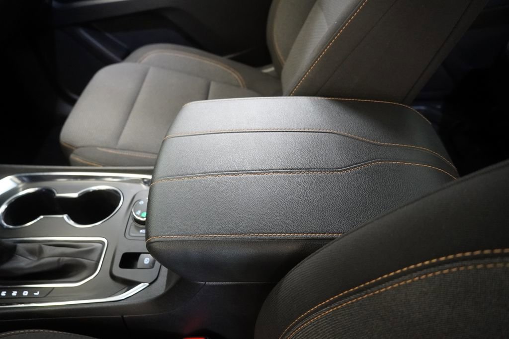 Used 2021 Chevrolet Traverse LT image 24