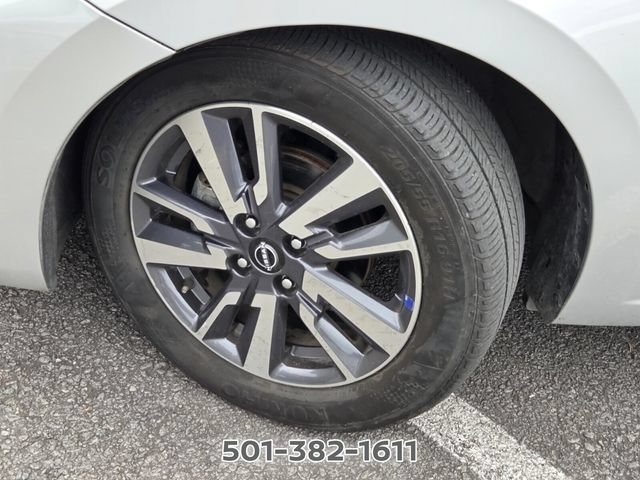Used 2025 Nissan Versa SV FWD image 20