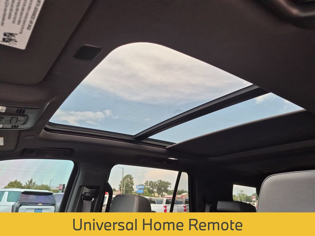 Used 2023 Chevrolet Tahoe Z71 w/ Luxury Package AWD/4WD image 19