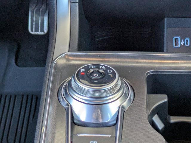 Used 2024 Ford Edge ST-Line image 16