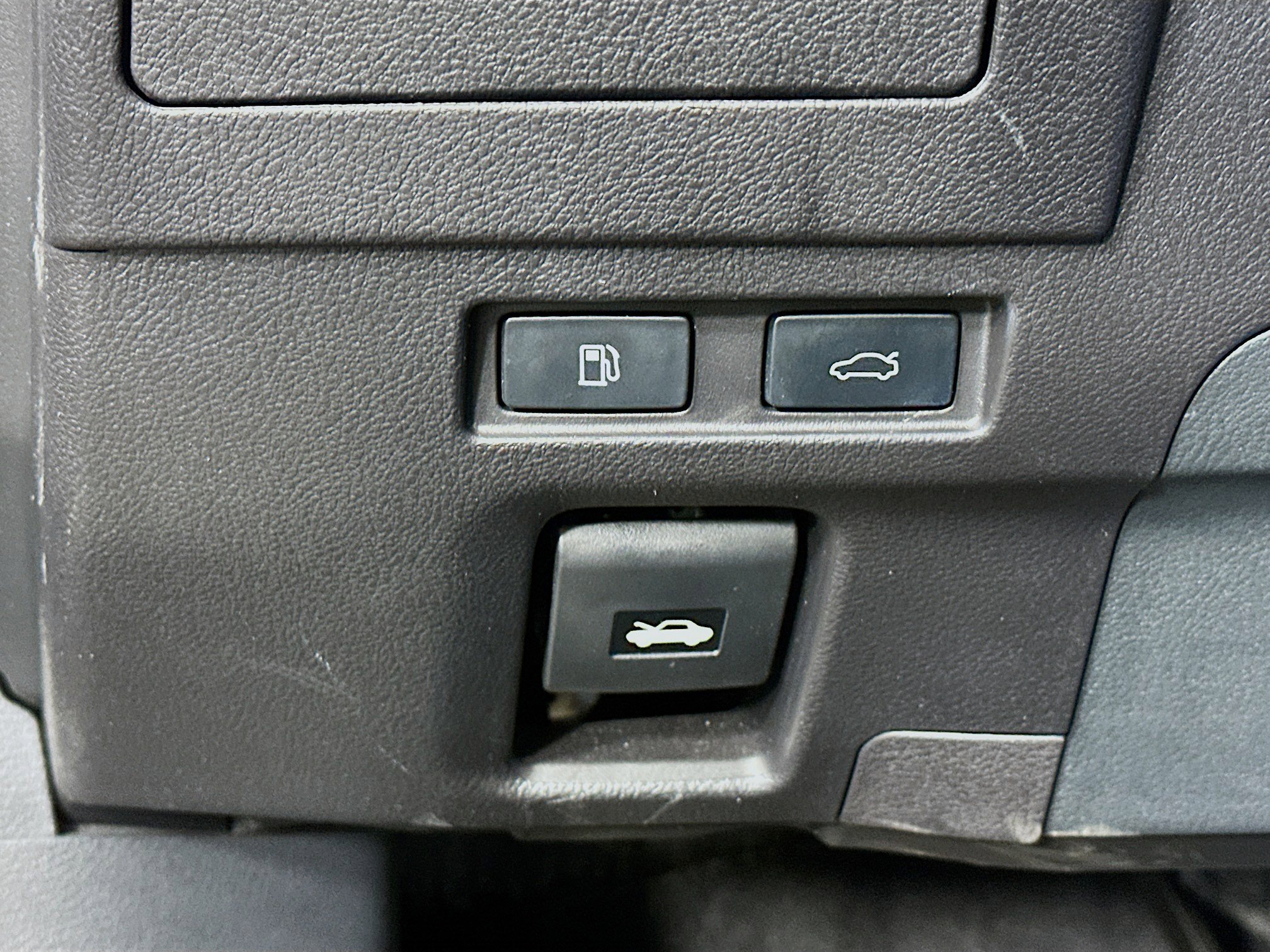 Used 2025 Lexus ES 300h w/ Premium Package image 10