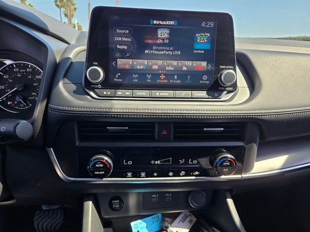 Used 2025 Nissan Rogue SV AWD/4WD image 20