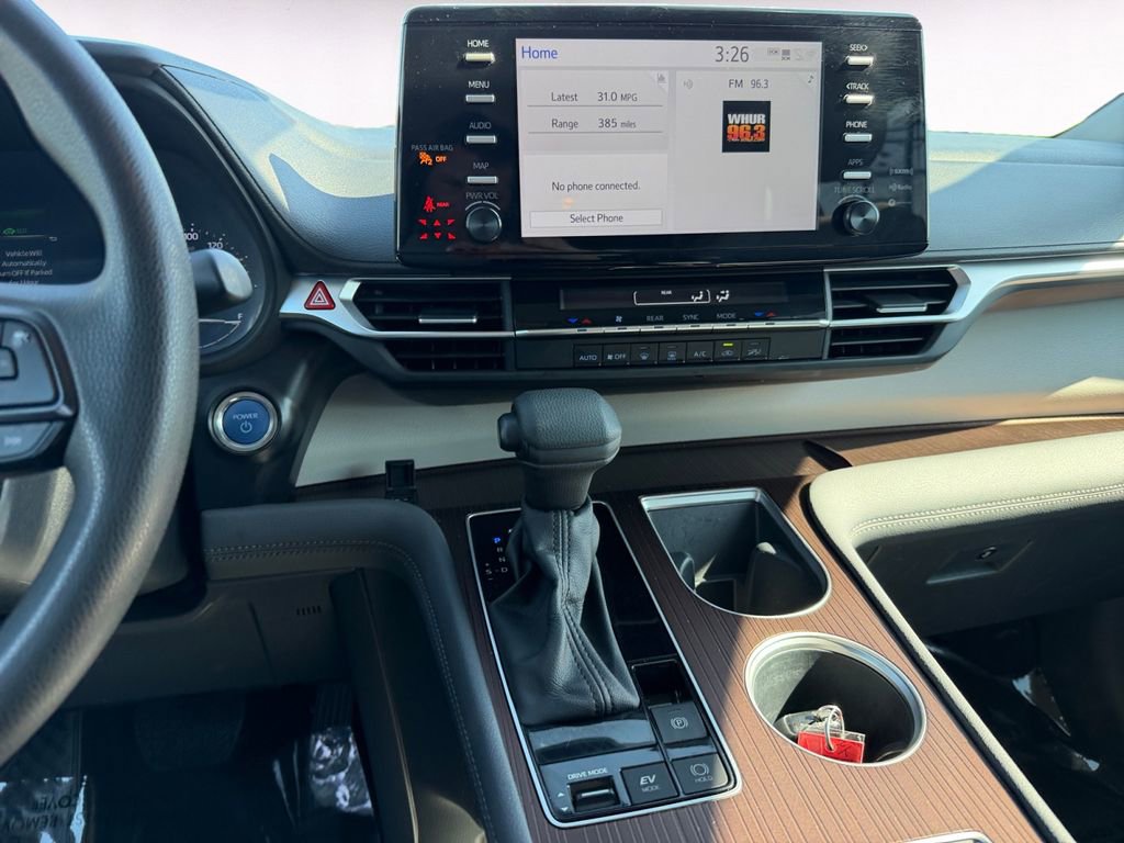 Used 2024 Toyota Sienna LE image 11