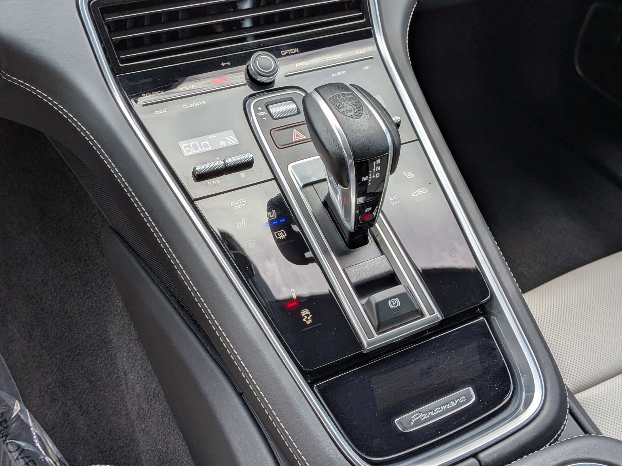 Certified 2023 Porsche Panamera GTS w/ Premium Package AWD/4WD image 18