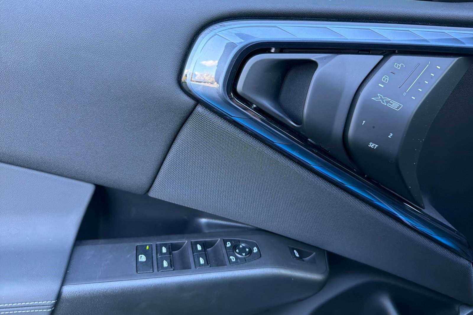 Used 2025 BMW X3 xDrive30i w/ M Sport Package image 12