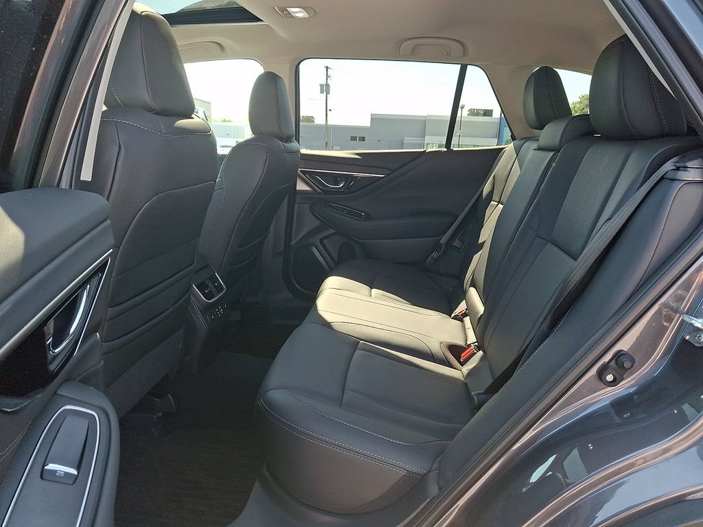 Used 2025 Subaru Outback Limited AWD/4WD image 10