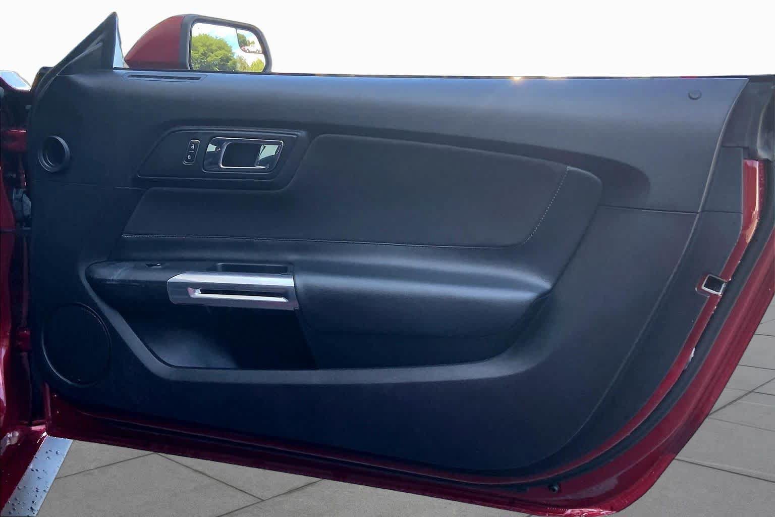 Used 2015 Ford Mustang Convertible w/ Equipment Group 051A RWD image 18