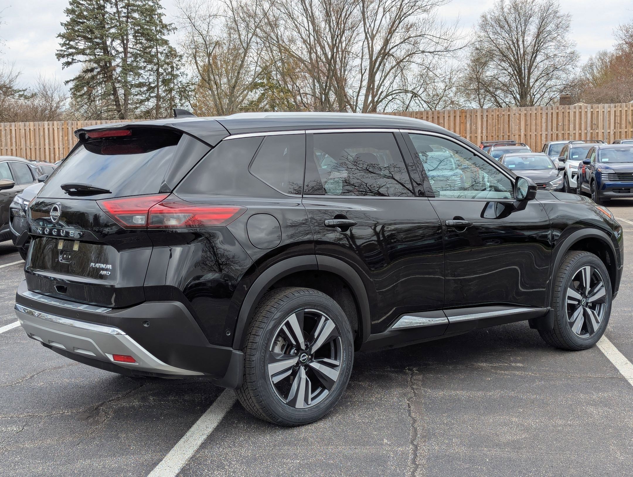 Certified 2022 Nissan Rogue Platinum w/ Head-Up Display Package image 5