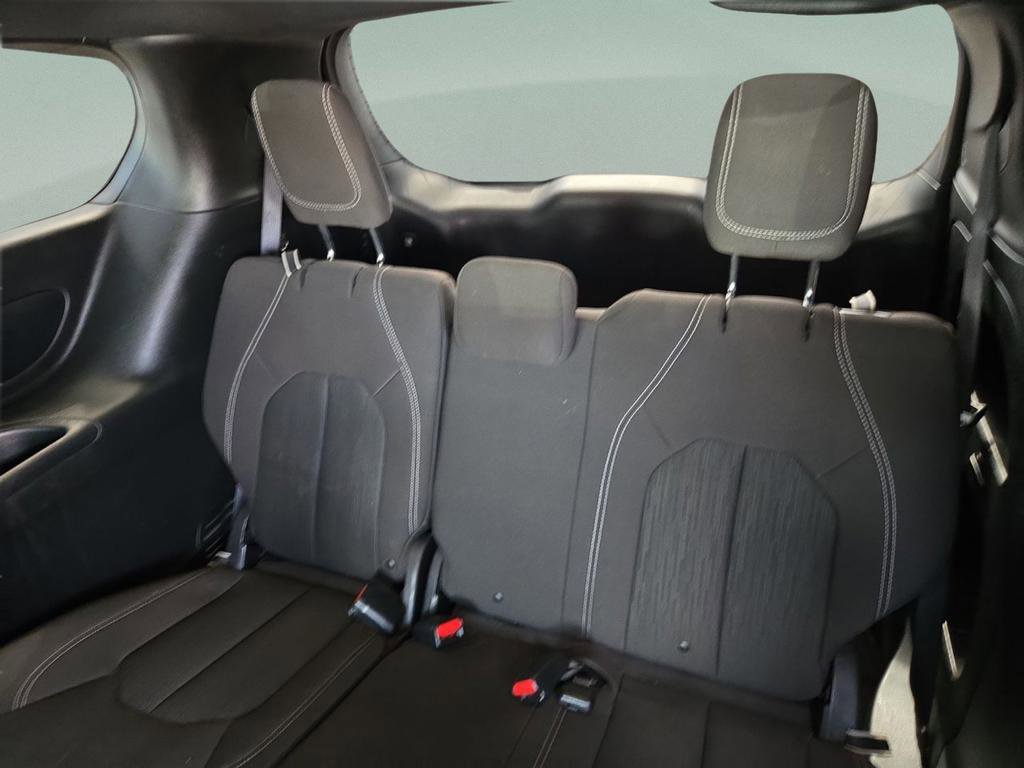 Used 2021 Chrysler Pacifica Touring w/ Uconnect Theater Family Group image 28