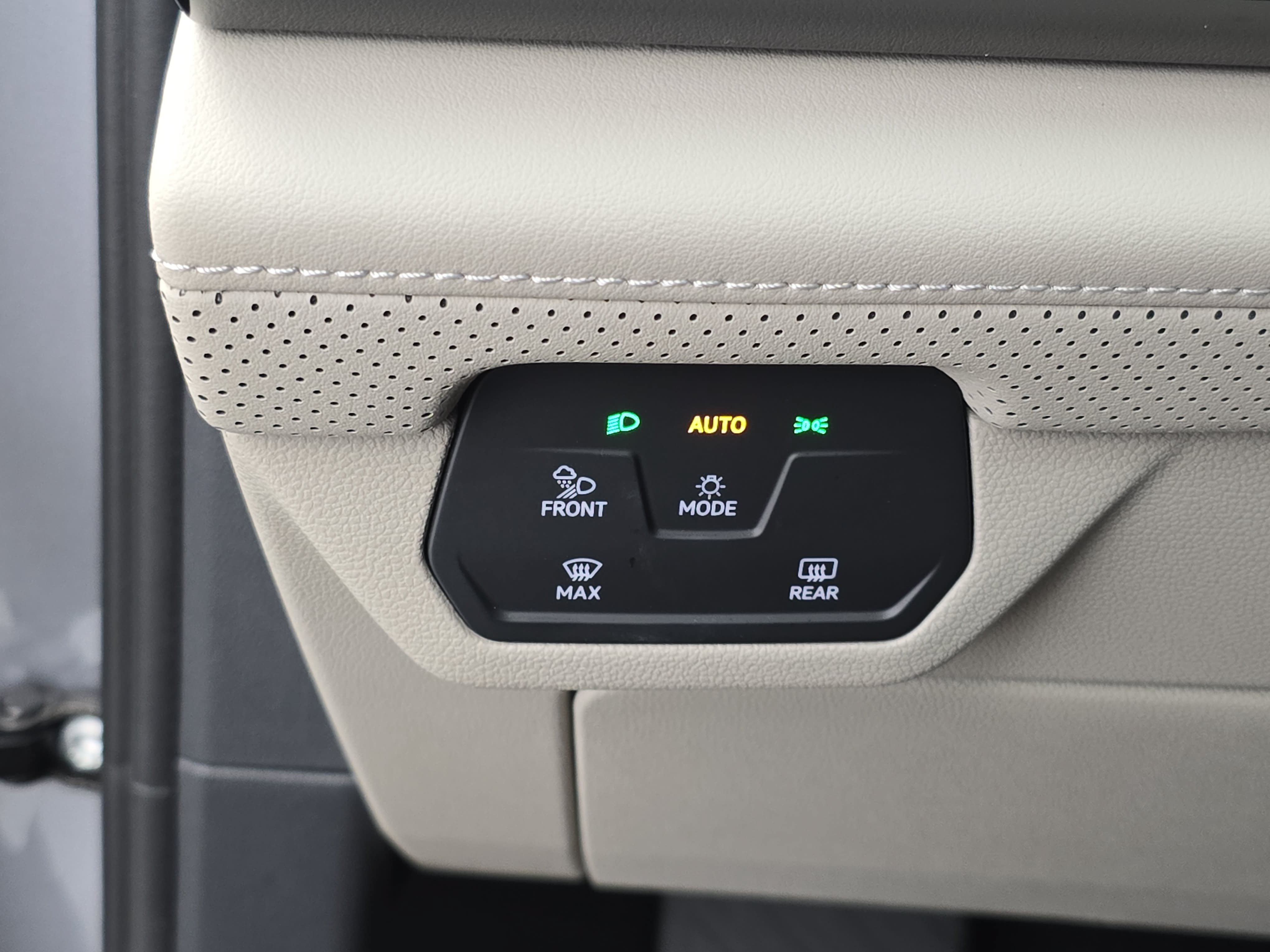 Certified 2026 Volkswagen Atlas SE FWD image 26