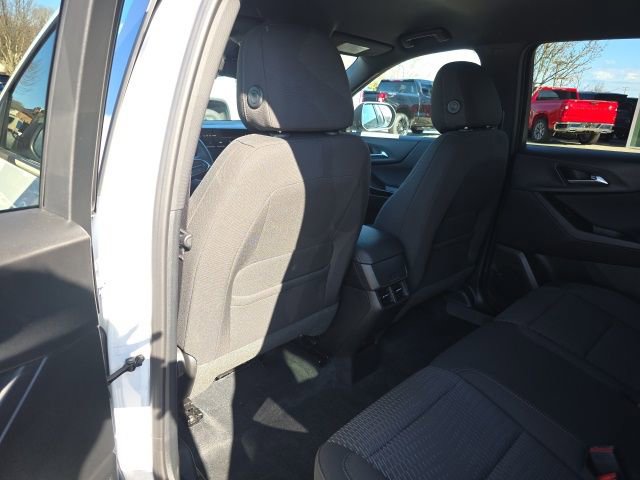 Used 2026 Chevrolet Equinox LT w/ LPO, Floor Liner Package AWD/4WD image 17