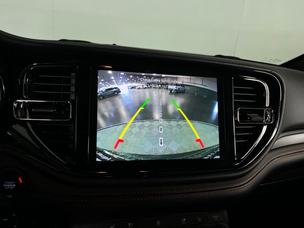 Used 2025 Dodge Durango GT AWD/4WD image 13