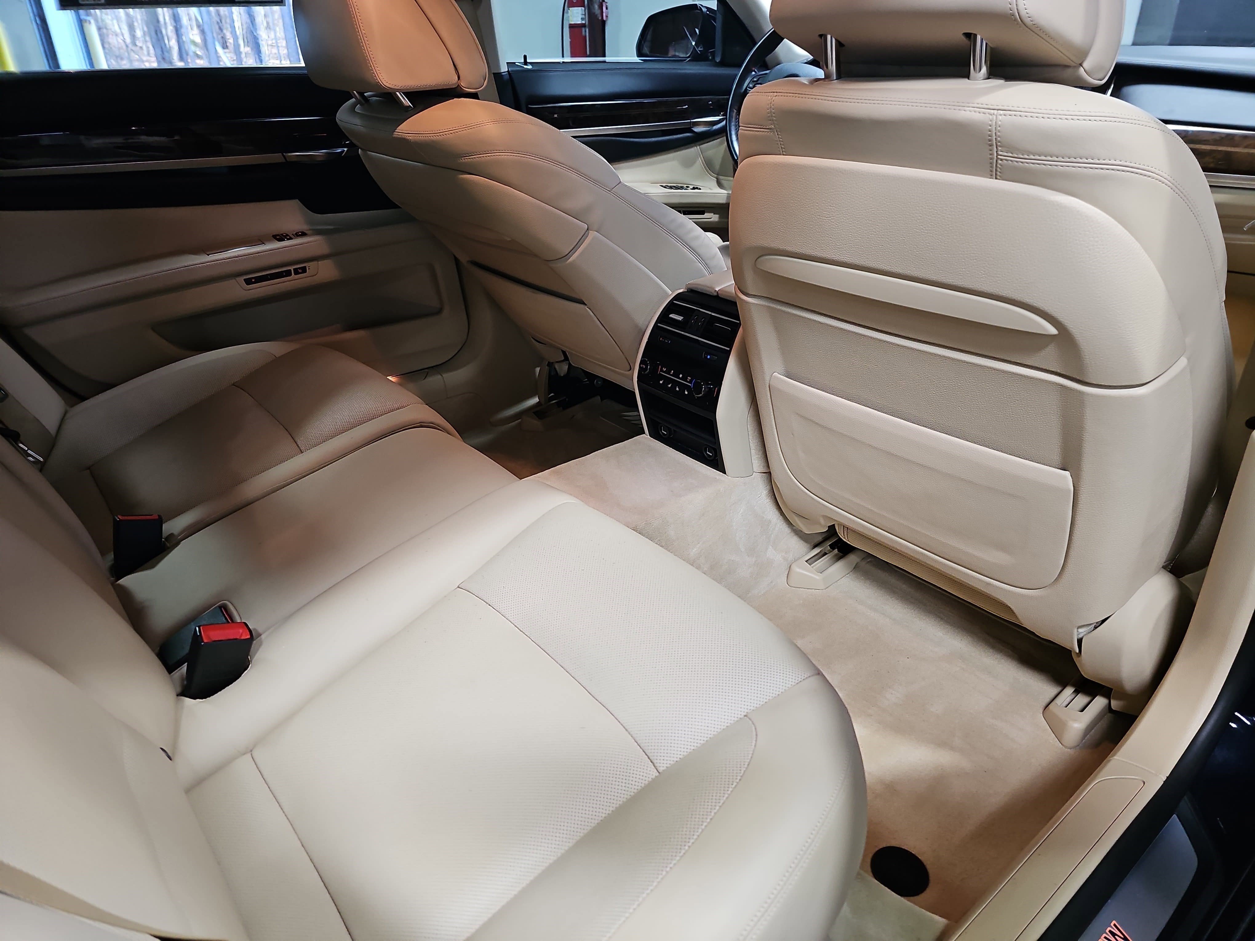 Used 2013 BMW 750Li image 11