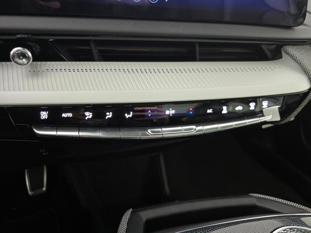 New 2026 Cadillac Optiq Luxury 1 image 30