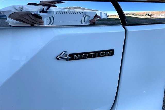 Used 2024 Volkswagen Atlas SEL Premium R-Line image 24