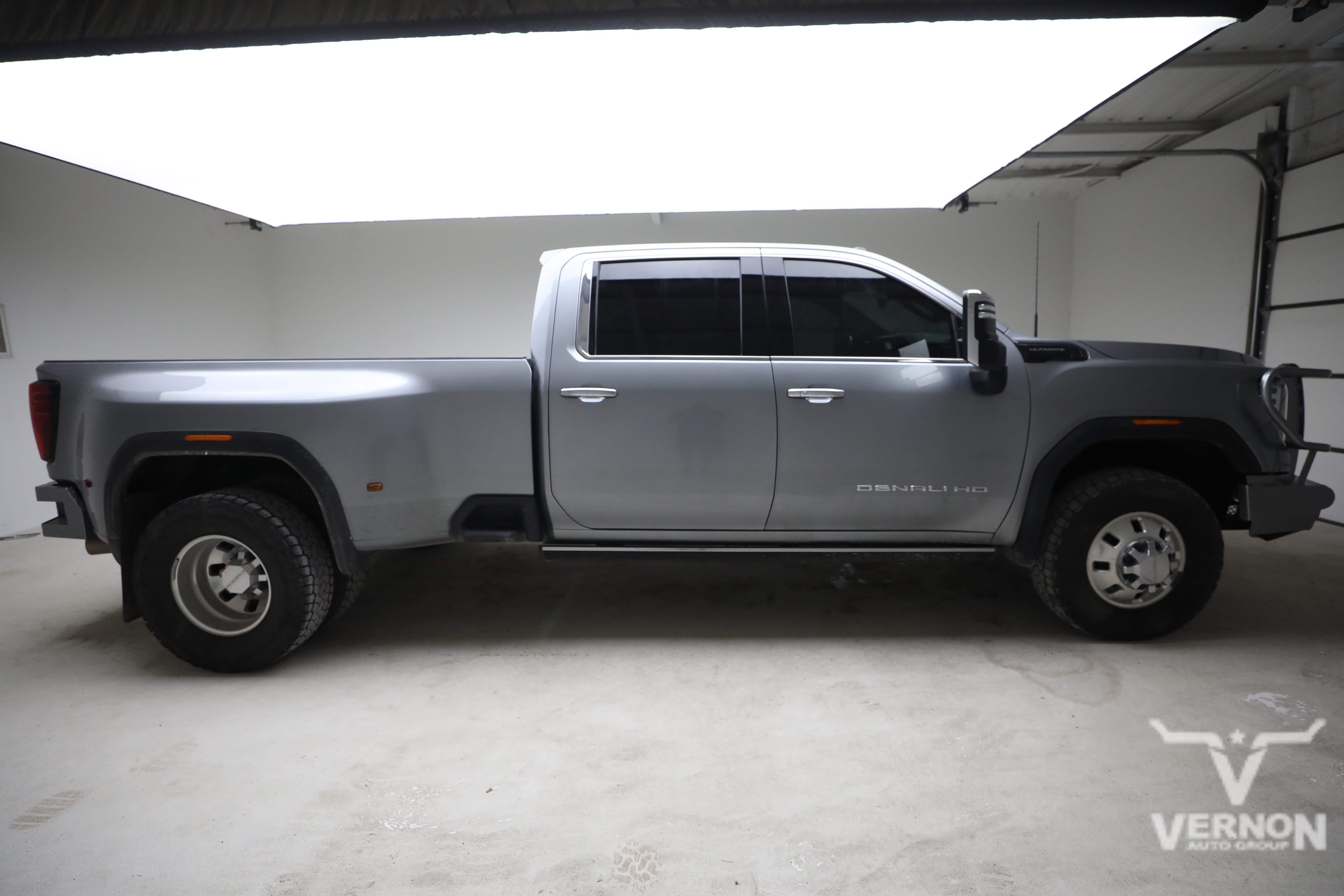 Used 2025 GMC Sierra 3500 Denali Ultimate AWD/4WD image 5