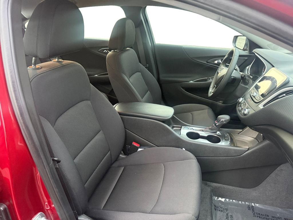 Certified 2025 Chevrolet Malibu RS image 17