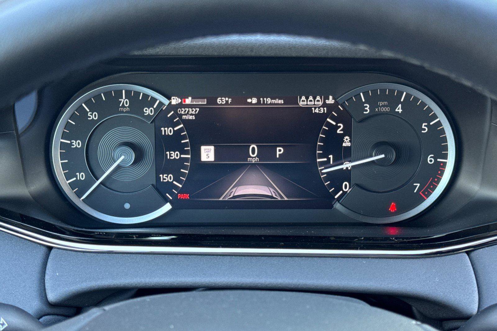 Used 2023 Land Rover Range Rover Evoque R-Dynamic SE image 24