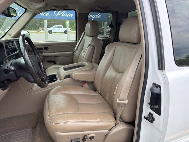 Used 2004 Chevrolet Silverado 1500 LT w/ Light Duty Power Package AWD/4WD image 9