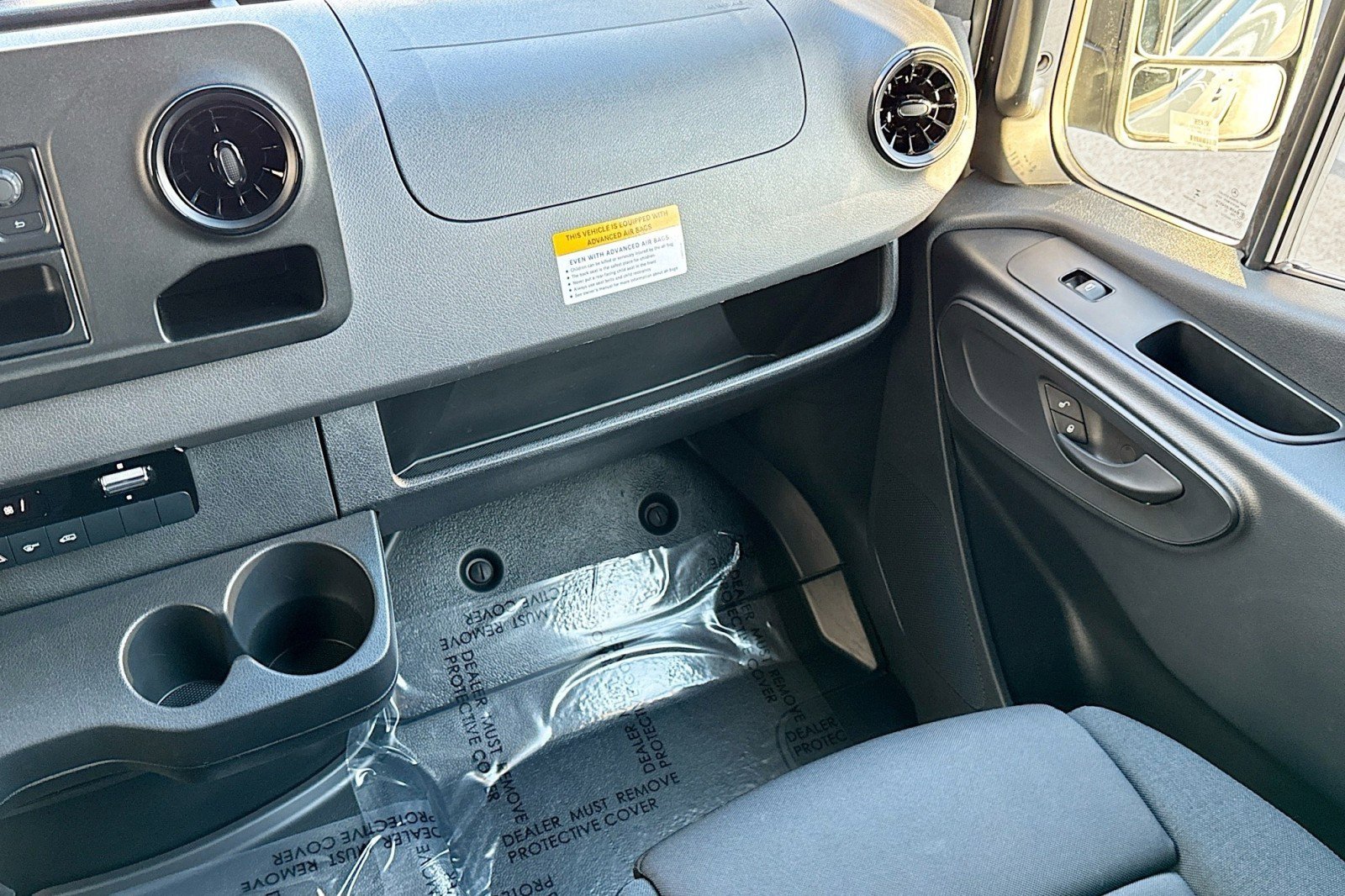 Used 2025 Mercedes-Benz Sprinter 2500 image 19