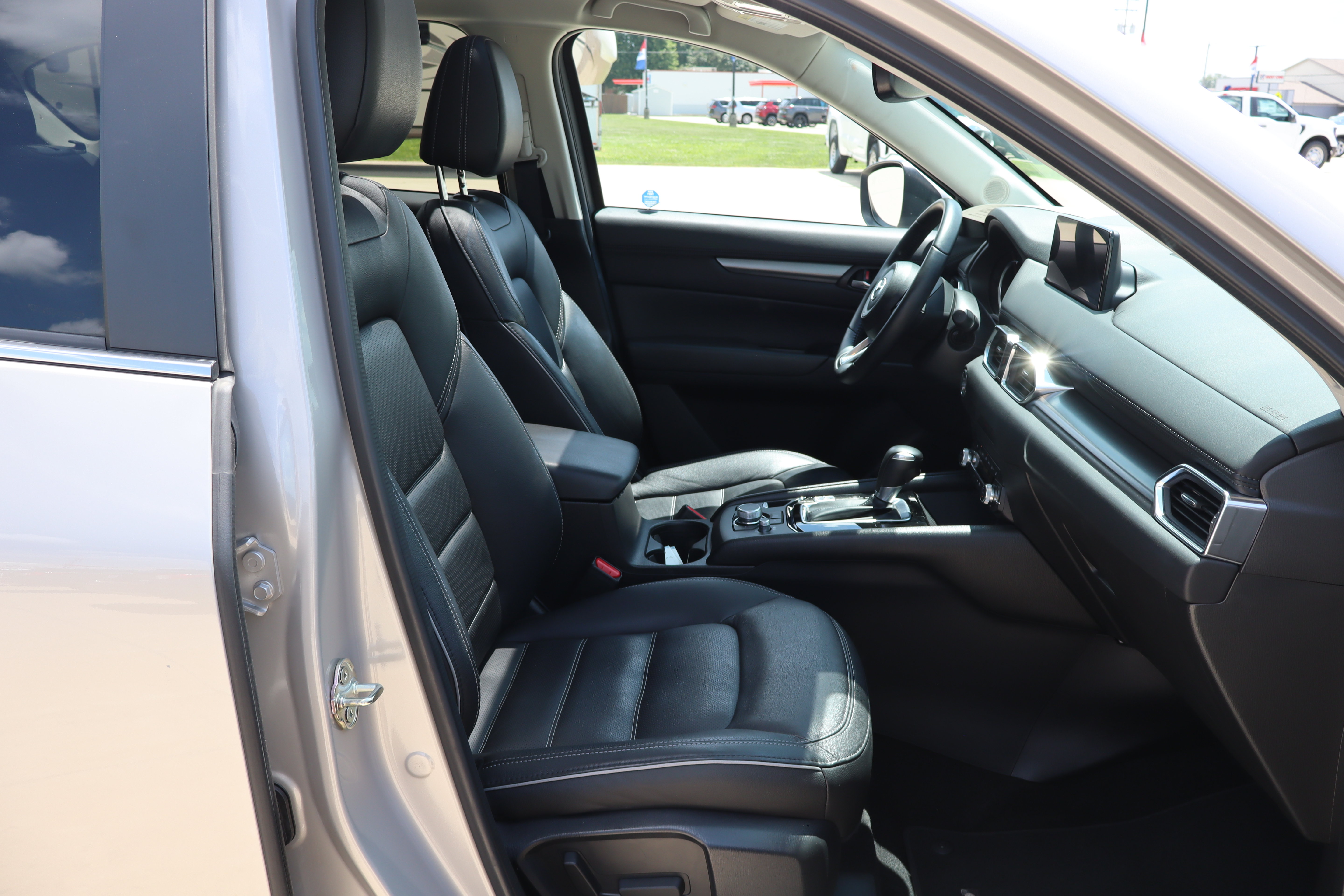 Used 2025 MAZDA CX-5 AWD 2.5 S w/ Preferred Package image 12