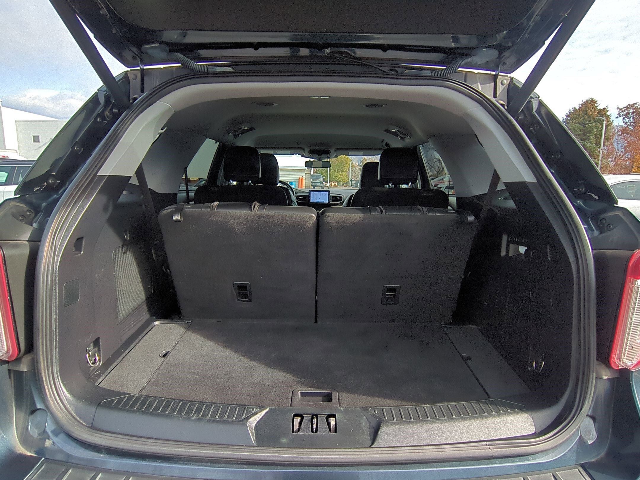 Used 2022 Ford Explorer Limited w/ Equipment Group 301A image 33