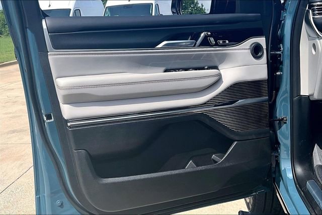 New 2026 Jeep Grand Wagoneer L Summit image 10