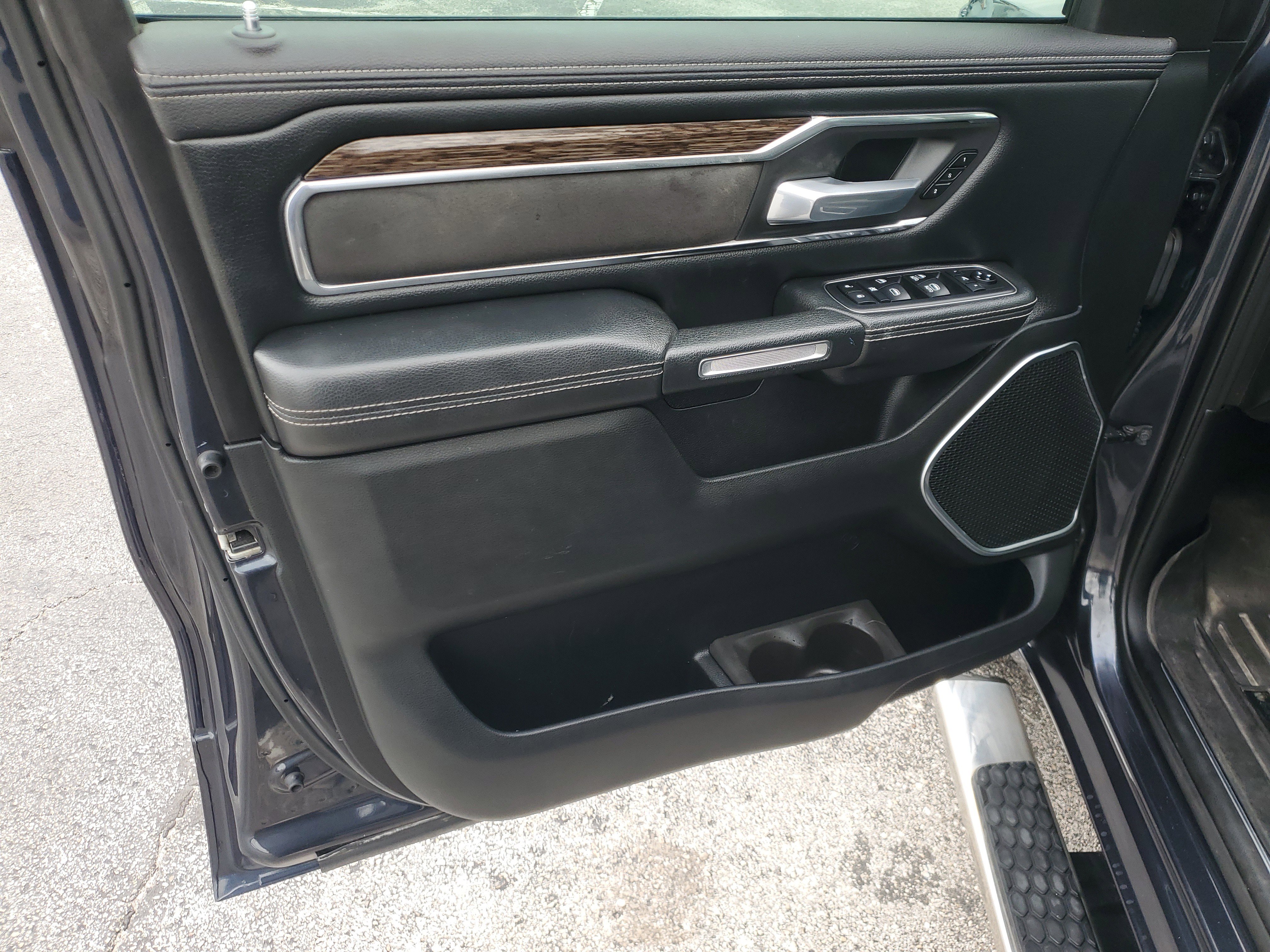 Used 2019 RAM 1500 Laramie w/ Bed Utility Group image 10