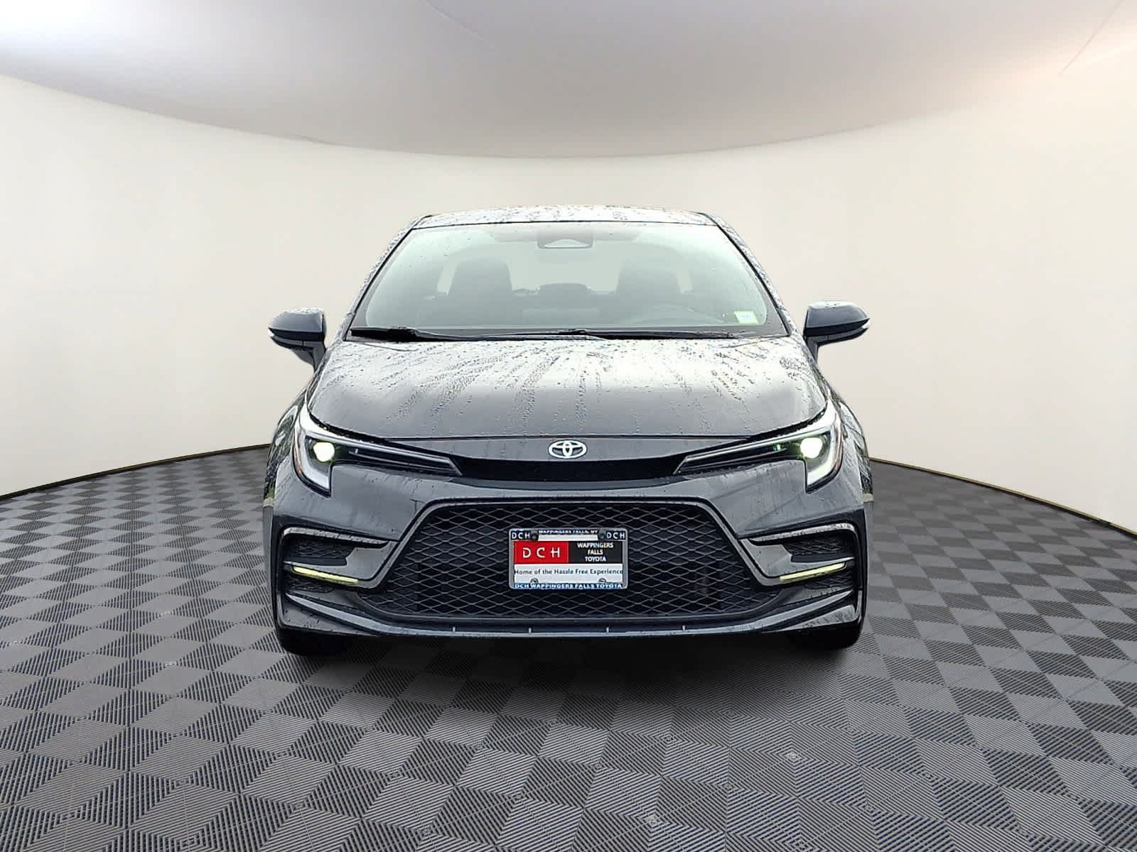 Used 2024 Toyota Corolla SE FWD image 3