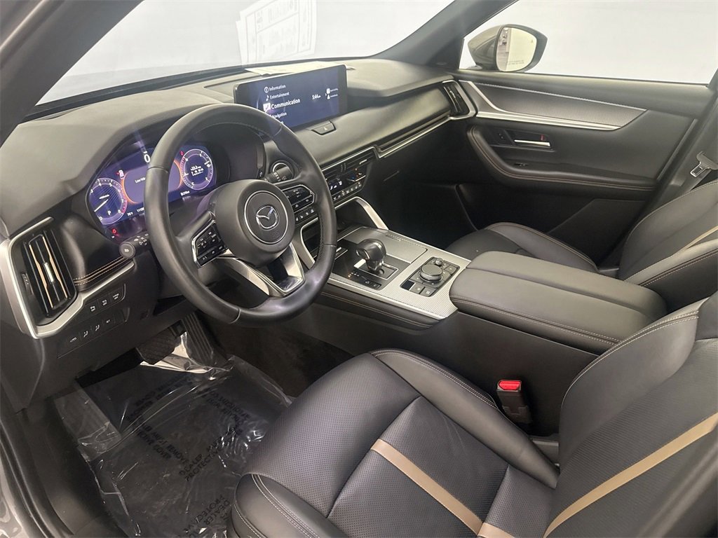 Used 2025 MAZDA CX-90 3.3 Turbo w/ Premium Plus Pkg image 9