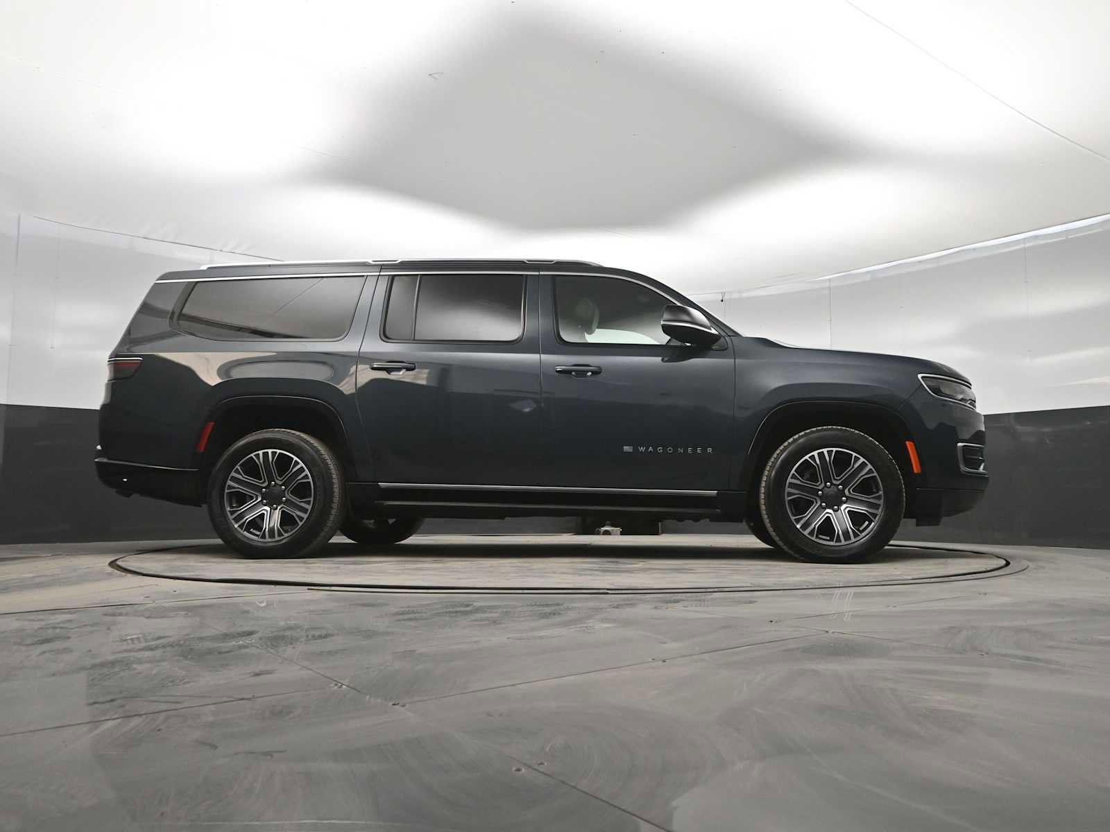 Used 2024 Jeep Wagoneer L Series II w/ Flexible Seating Group image 38