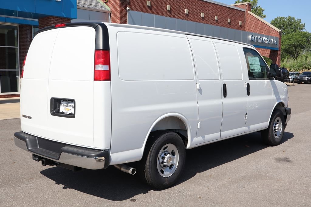 New 2025 Chevrolet Express 2500 w/ Driver Convenience Package image 27