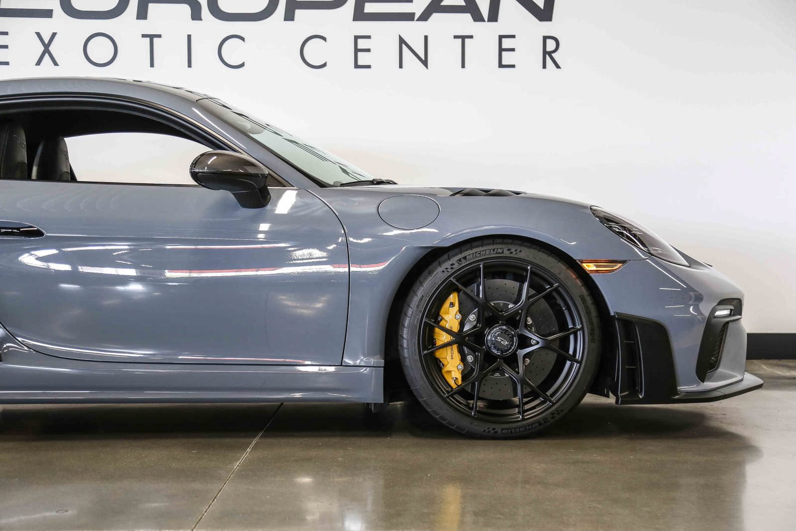 Used 2025 Porsche 718 Cayman GT4 RS w/ Weissach Package RWD image 20