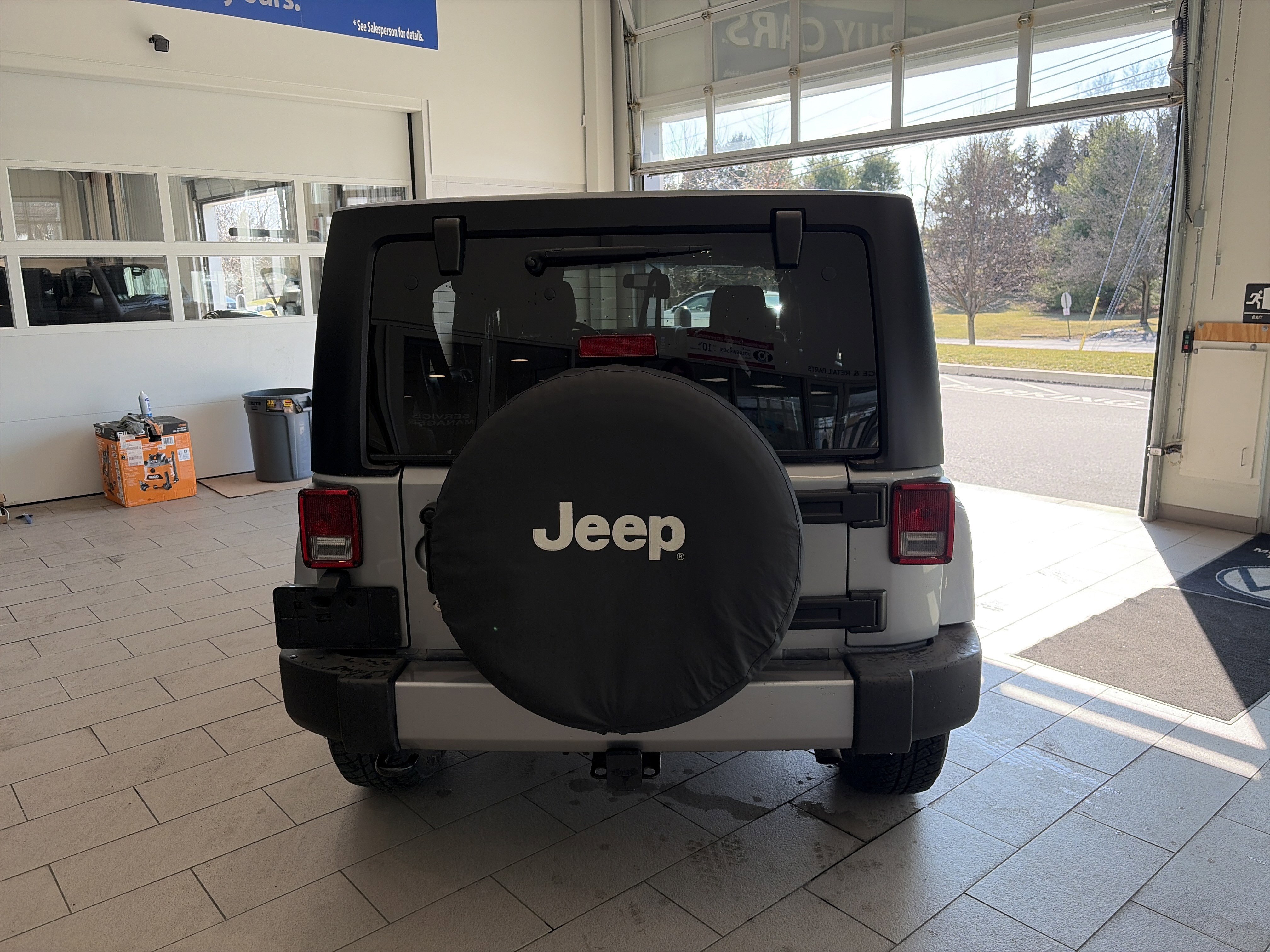 Used 2017 Jeep Wrangler Unlimited Sahara image 5