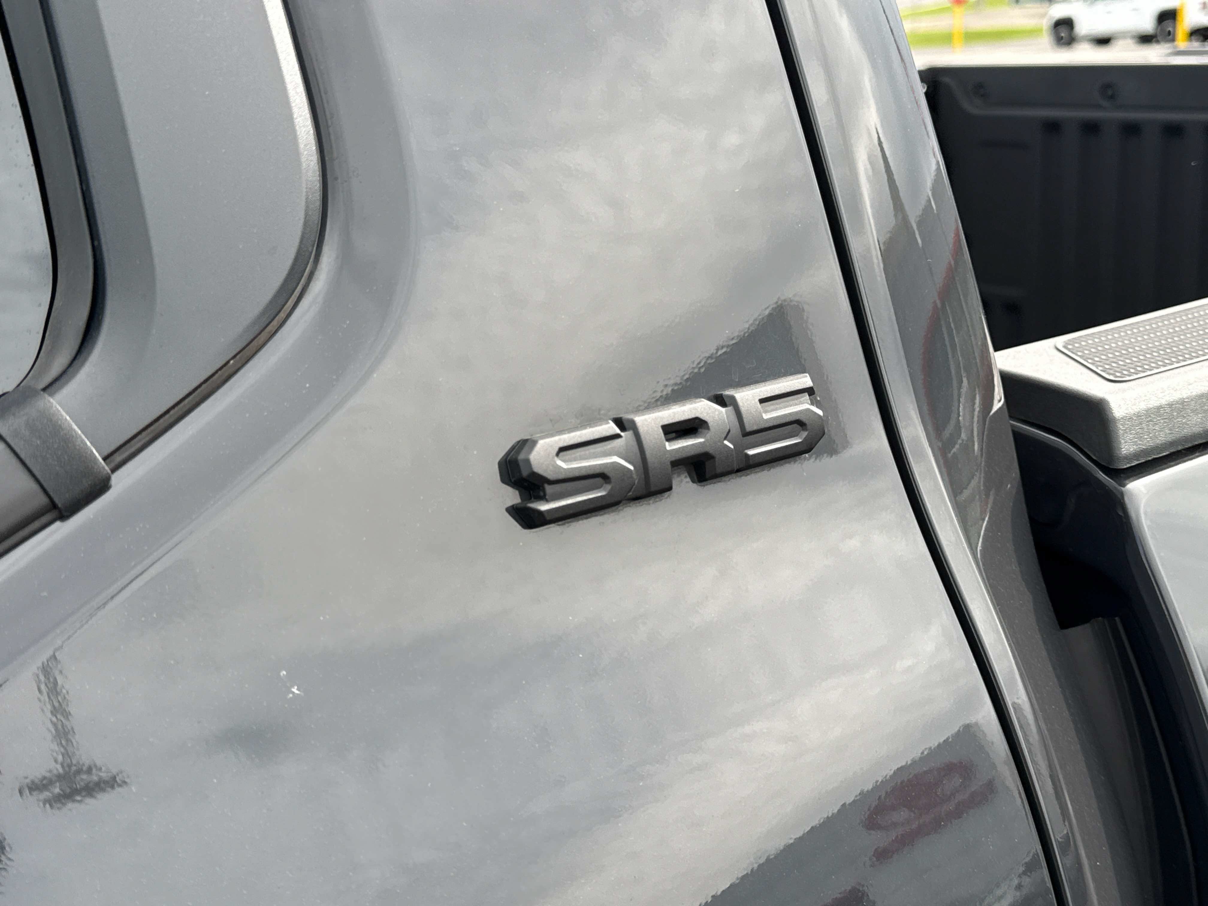 Used 2024 Toyota Tacoma SR5 AWD/4WD image 14
