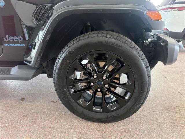 Certified 2025 Jeep Wrangler Unlimited Sahara AWD/4WD image 28